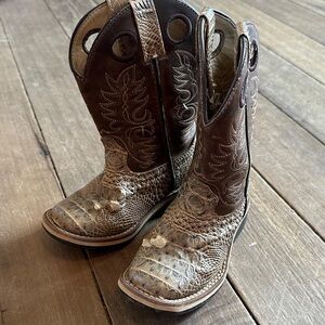 Cody James Boots size 9 kids